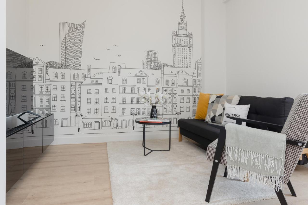 Amazing Spacious In Center By Renters