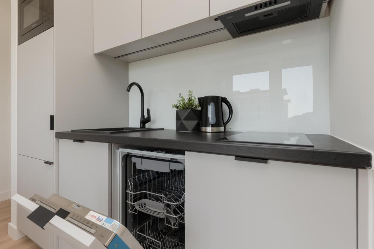 Apartment Amazing Spacious In Center By Renters