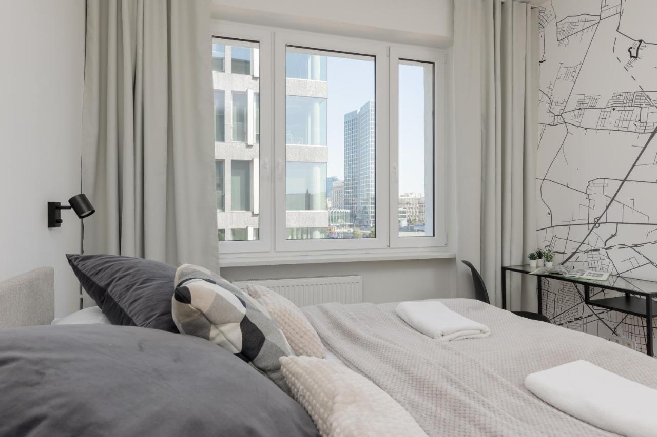 Amazing Spacious In Center By Renters Apartment *