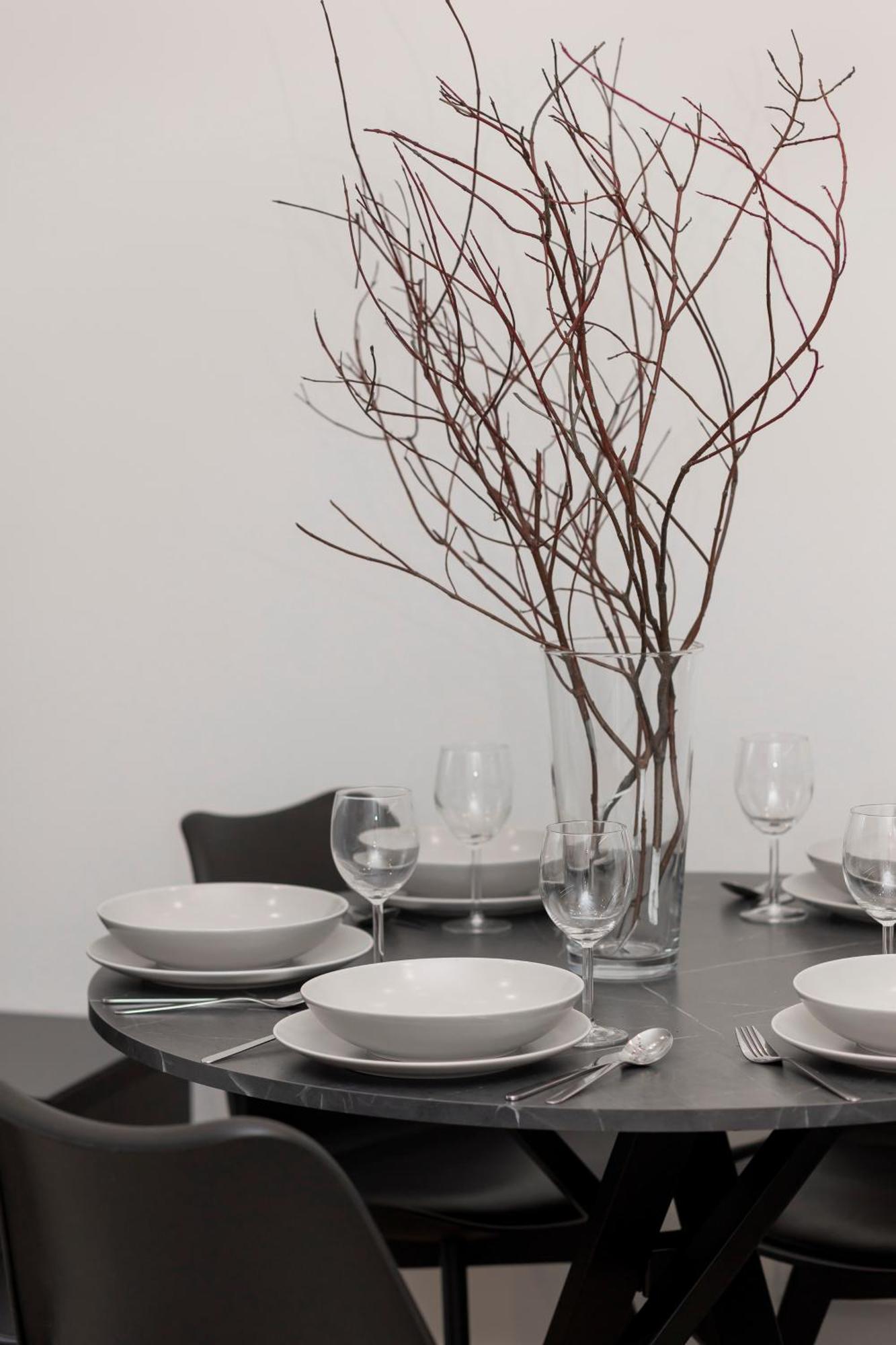 Apartment Amazing Spacious In Center By Renters