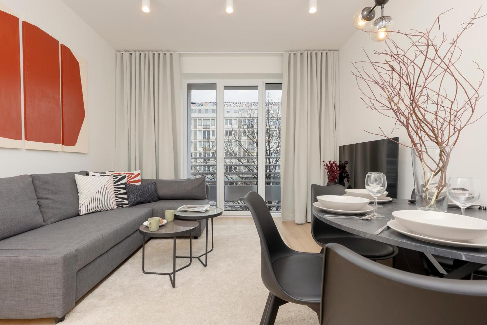 Apartment Amazing Spacious In Center By Renters