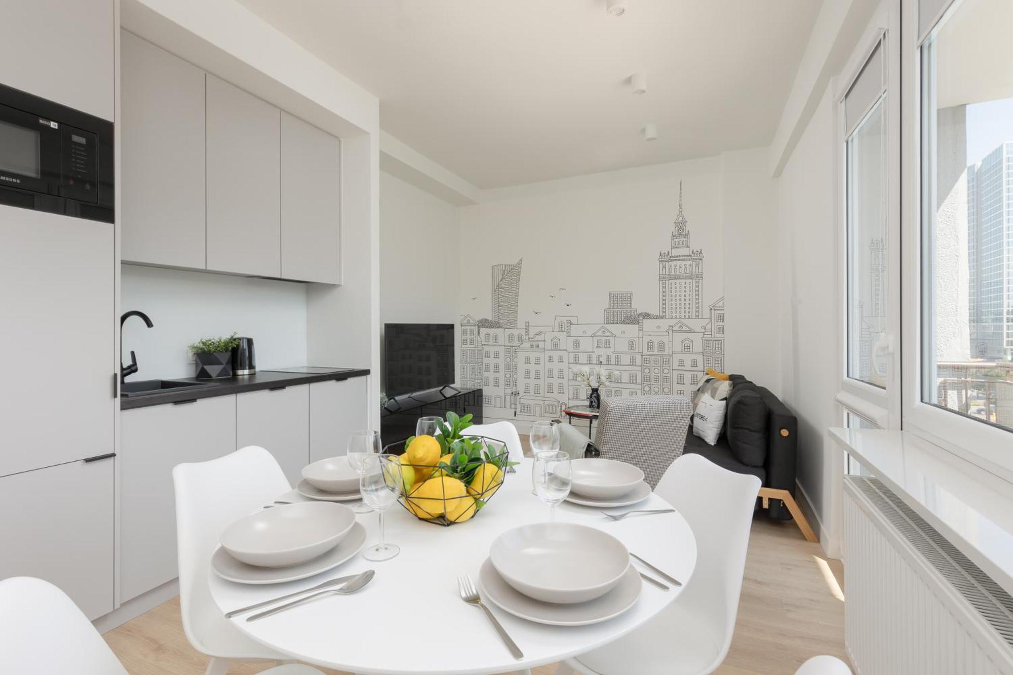 Amazing Spacious In Center By Renters
